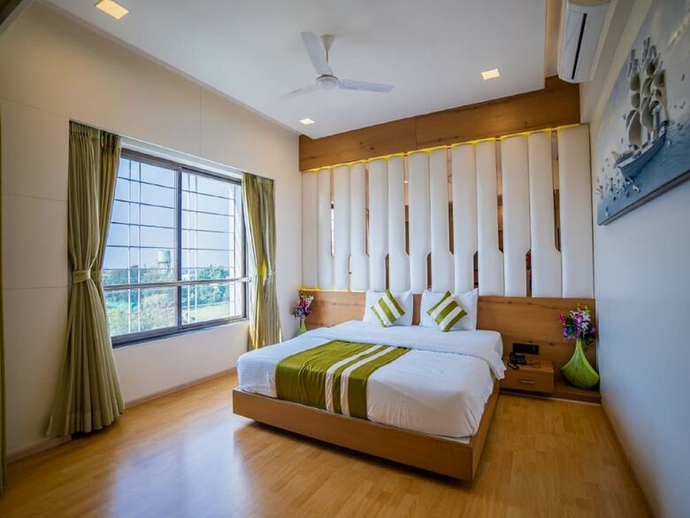 Hotel V Star