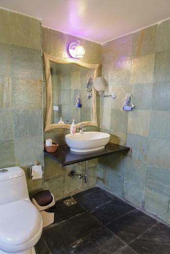 Hotel Sargam Sadan Palace