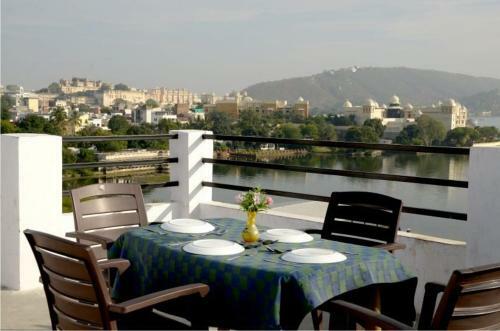 Hotel Sargam Sadan Palace