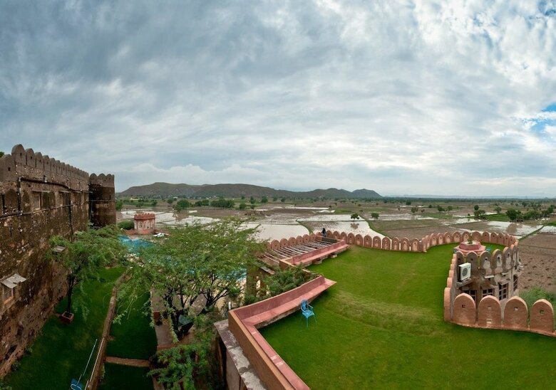 Hotel Neemrana's - Hill Fort - Kesroli