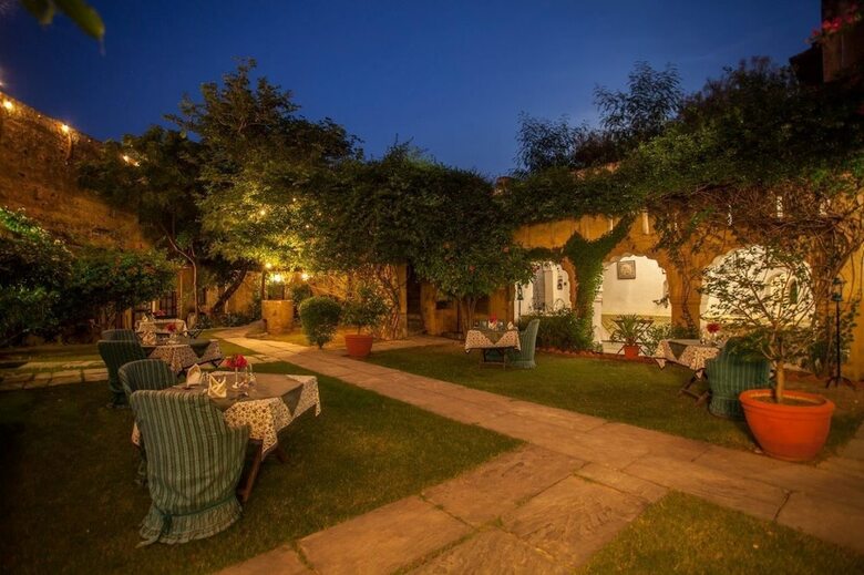 Hotel Neemrana's - Hill Fort - Kesroli