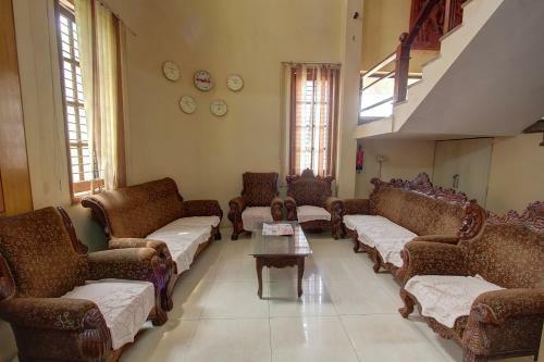 Bed & Breakfast Hotel Rajsangam International