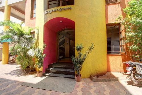 Bed & Breakfast Hotel Rajsangam International