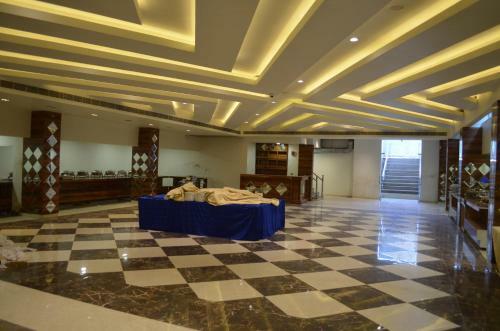 Hotel Emm Kay Residency