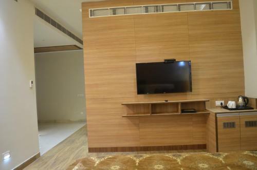Hotel Emm Kay Residency