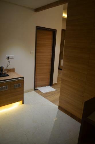 Hotel Emm Kay Residency