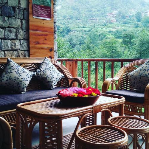 Hotel Sharda Resort-tirthan Valley