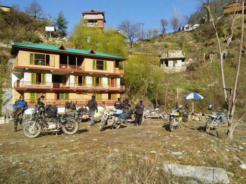 Hotel Sharda Resort-tirthan Valley