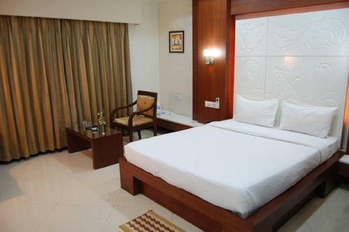 Hotel Amit International