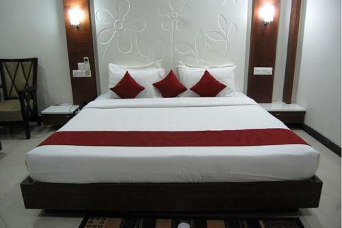 Hotel Amit International