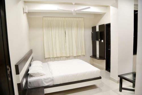 Hotel R K Renaissance