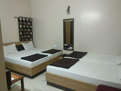 Lodge Hotel Rajwada International