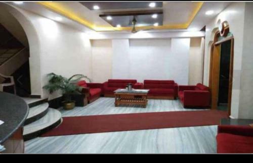 Lodge Hotel Rajwada International