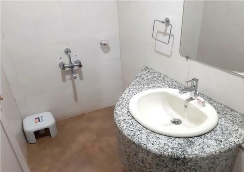 Hotel Adarsha Palace
