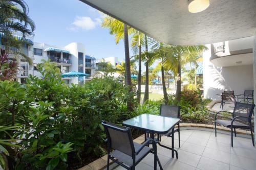 Aparthotel Headland Tropicana Resort