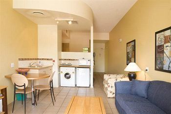 Hotel Grand Palais Beachside Resort