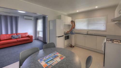 Alex Beach Cabins And Tourist Park