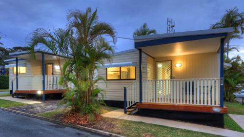 Alex Beach Cabins And Tourist Park