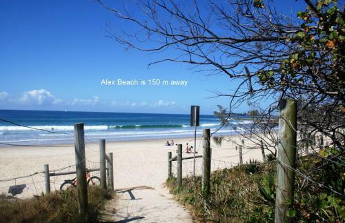 Alex Beach Cabins And Tourist Park