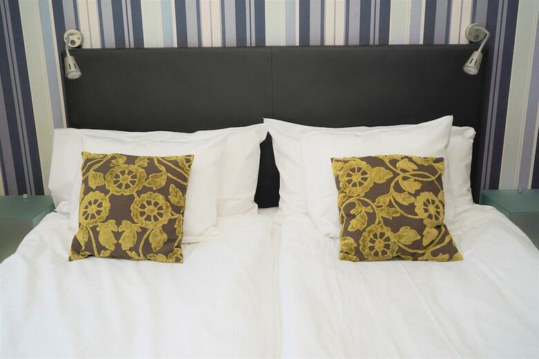 First Hotel Ja