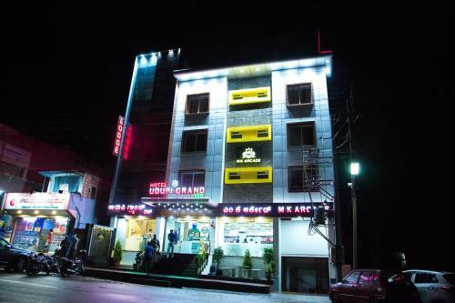 M K Arcade Hotel