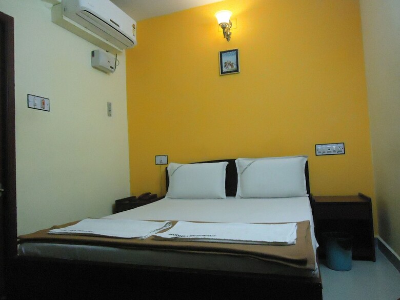 Lodge Arudhra Residency