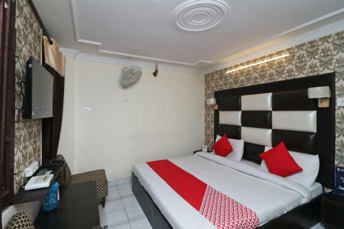 Oyo 9452 Hotel Moonlight