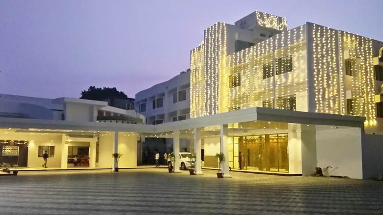 Arcot Woodlands Hotel