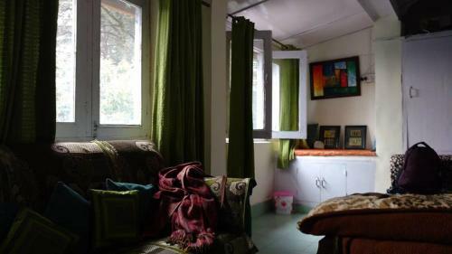 Dingle House