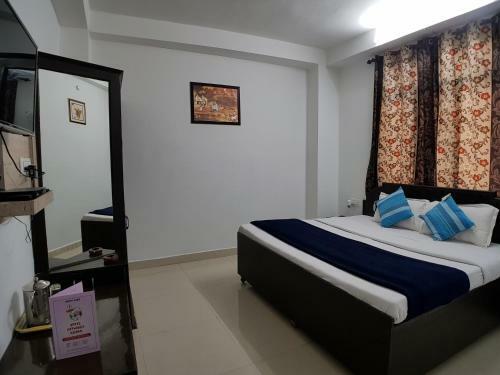 Hotel Satyadev Grand