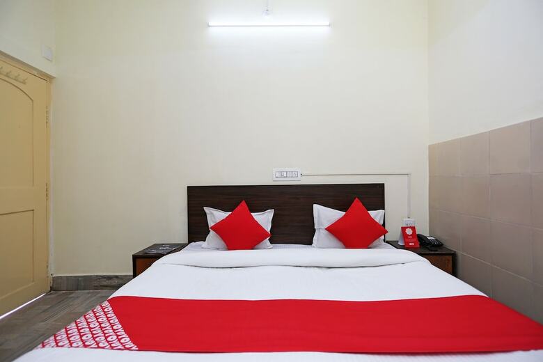 Hotel Oyo 26808 Shree Ram Residency