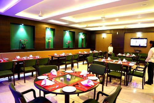 Hotel Shri Khedapati International