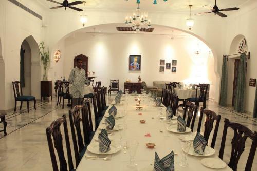 Hotel Dev Shree Deogarh