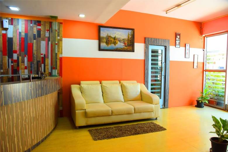 Hotel Housefinch Residency