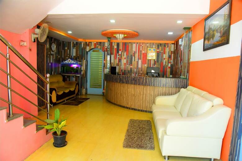 Hotel Housefinch Residency