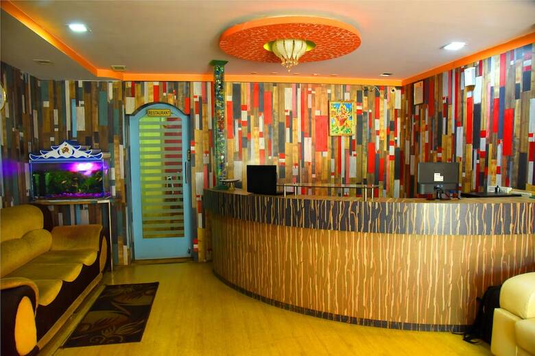 Hotel Housefinch Residency