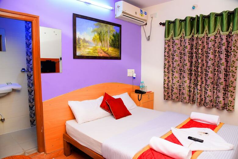 Hotel Housefinch Residency