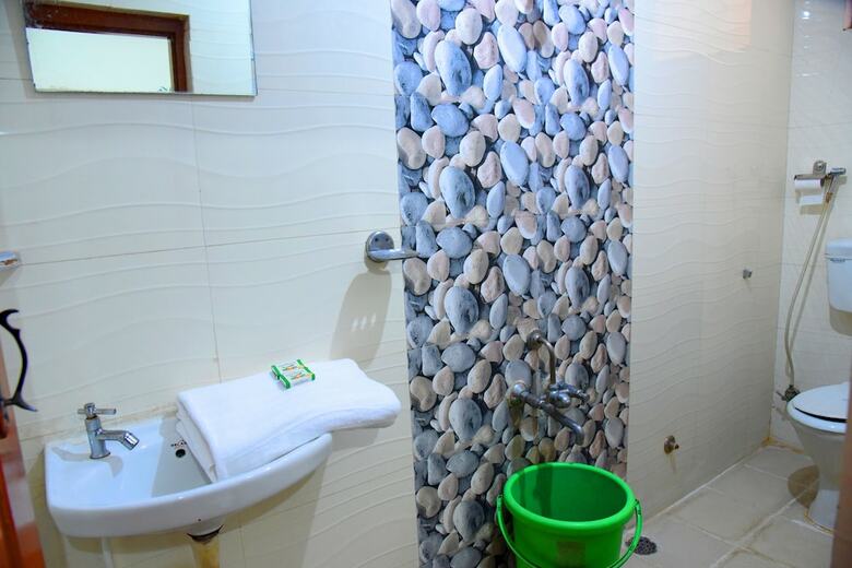 Hotel Housefinch Residency