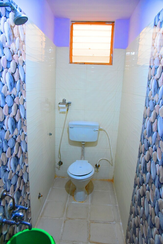 Hotel Housefinch Residency