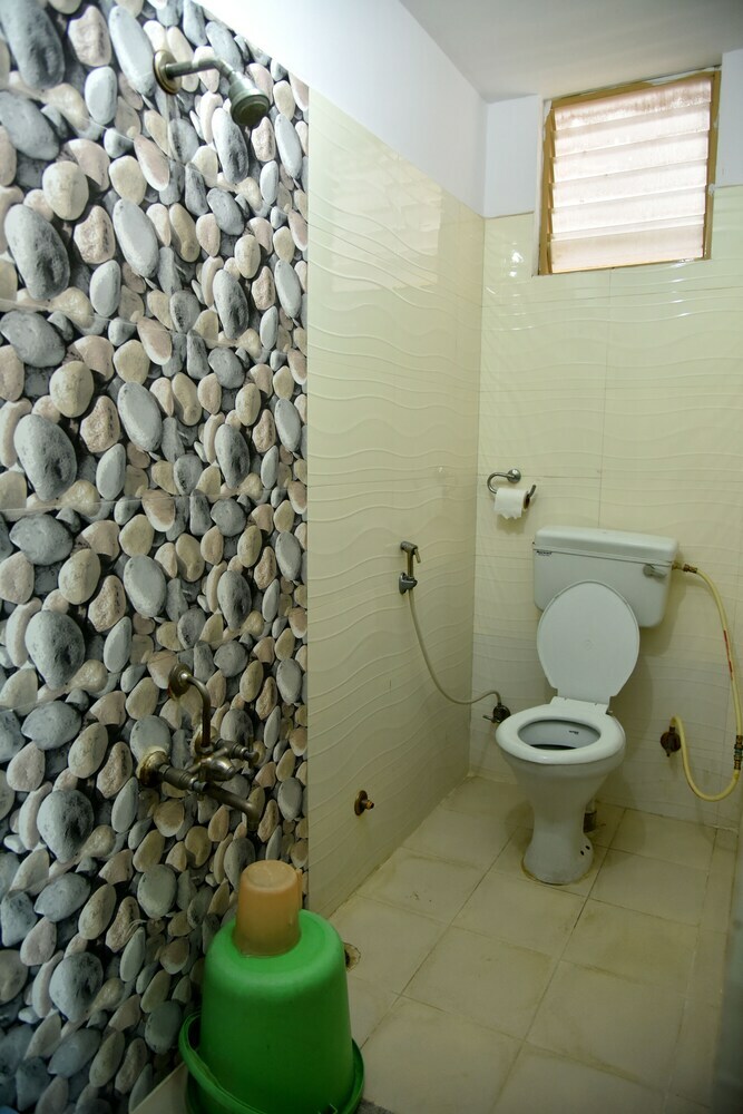 Hotel Housefinch Residency