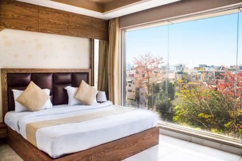 Hotel Ap Holiday Inn