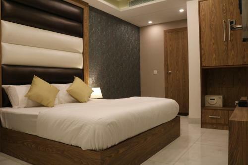 Hotel Ap Holiday Inn