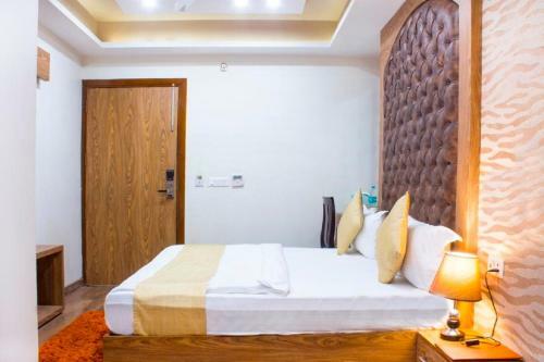 Hotel Ap Holiday Inn