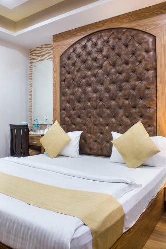 Hotel Ap Holiday Inn