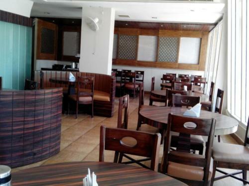 Hotel The Shiv Regency