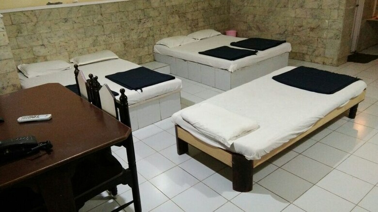 Hotel Meera