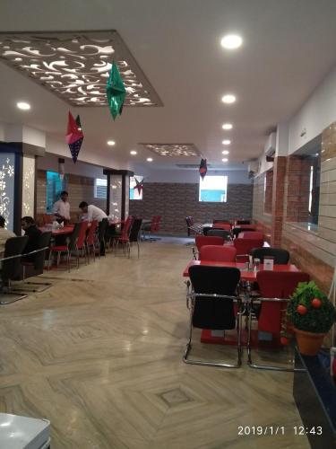Hotel Deluxe Kalpana Inn
