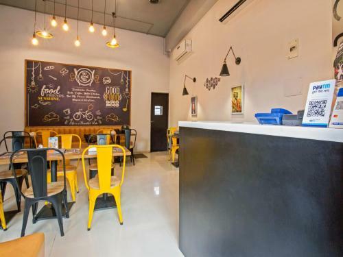 Bed & Breakfast Iris Suites Navi Mumbai