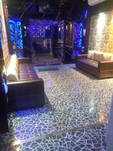 Recline Hotel And Restaurant
