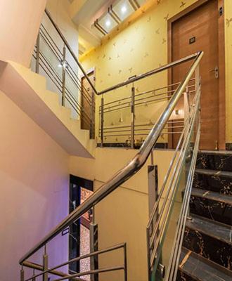 Recline Hotel And Restaurant